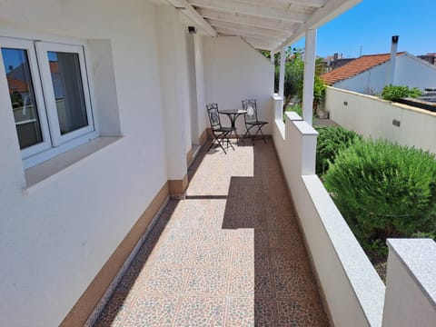 Day, Garden view