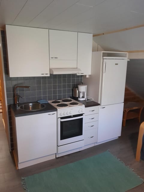 Coffee/tea facilities, Kitchen or kitchenette, oven, toaster