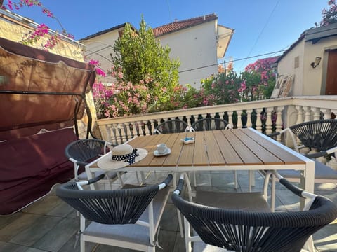 Balcony/Terrace, Seating area, Dining area