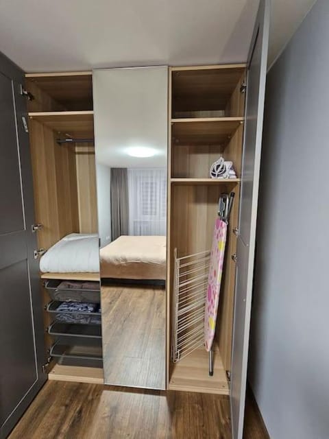 Bedroom, wardrobe
