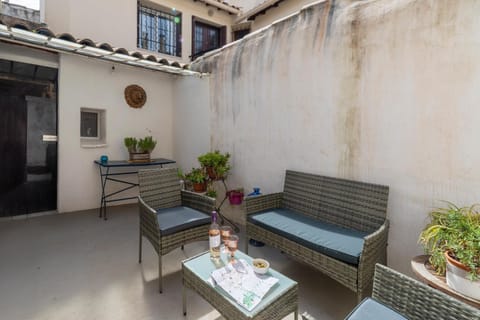 Patio, Garden, Balcony/Terrace
