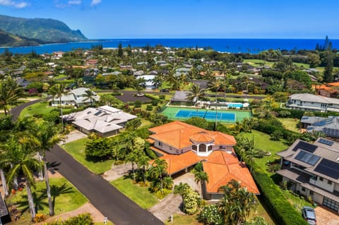 Property building, Natural landscape, Bird's eye view, Mountain view, Pool view, Sea view, Swimming pool