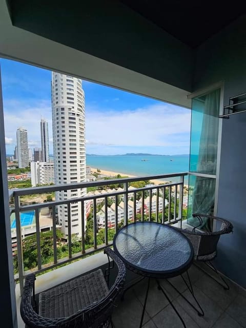 Property building, Patio, View (from property/room), Balcony/Terrace, Balcony/Terrace, Living room, Seating area, Sea view, Sea view