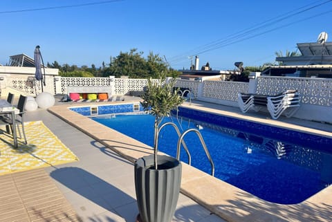 Pool view, Swimming pool, sunbed