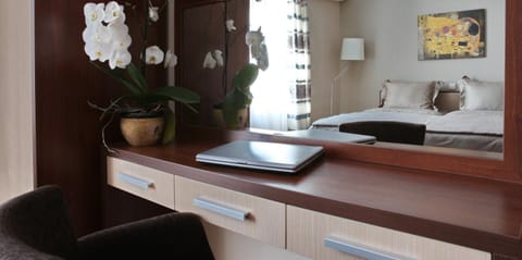 Bedroom, Internal: Not applicable to any particular room