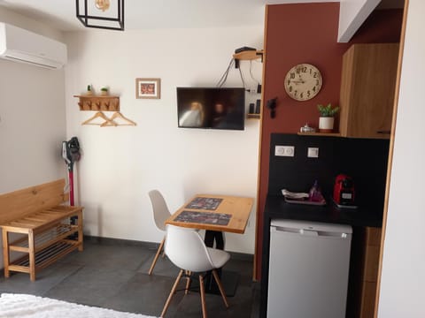 studio les genêts Apartment in Provence-Alpes-Côte d'Azur