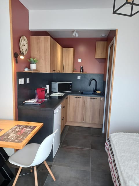 studio les genêts Apartment in Provence-Alpes-Côte d'Azur