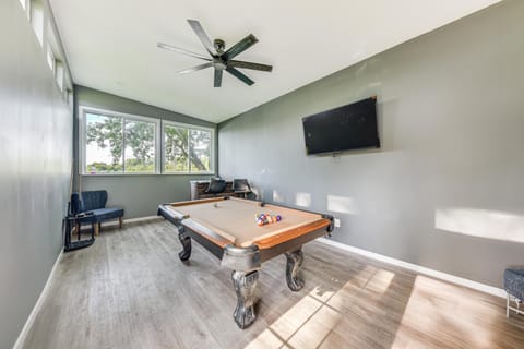 Lakefront Antioch Home Dock, Kayaks, Game Room! House in Illinois