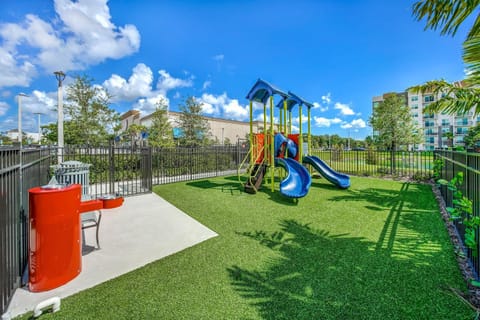 Hard Rock Stadium Home Base! Luxe Condo with Pool Apartment in Miami Gardens