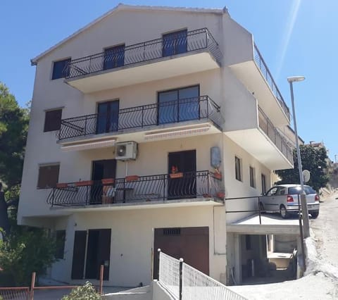 Apartment in Podstrana, 5 km from Split Apartment in Podstrana