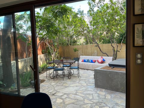 Patio, Dining area, Garden view