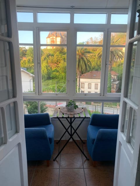 View (from property/room), Living room, Breakfast