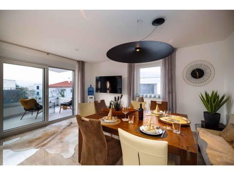 Summer, Living room