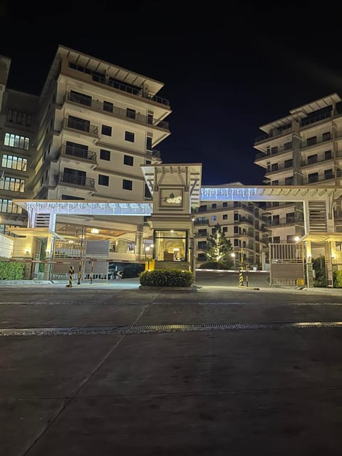 Property building, Night, Location