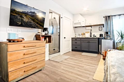 1BR Apt 8min St Anthony Monthly 20 Off #03D House in Oklahoma City