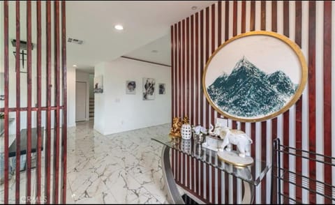 Modern comfort private room 1 Vacation rental in Compton