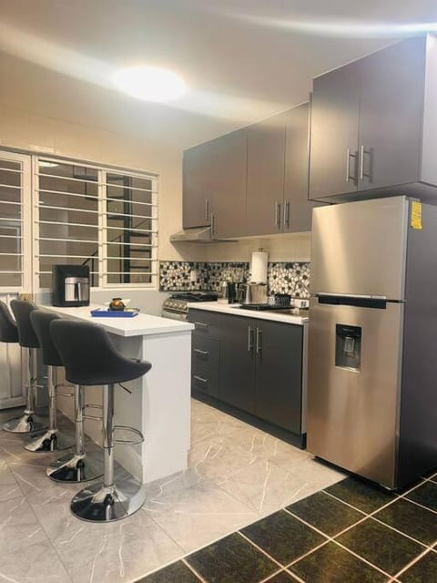 Comodo apartamento de 3 habitaciones, a 10 min en vehiculo del Zocalo de Oaxaca Apartment in Oaxaca