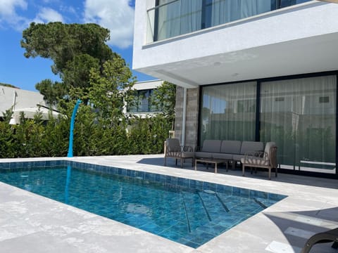 Property building, Pool view, Swimming pool
