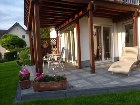 View (from property/room), Balcony/Terrace, Garden view