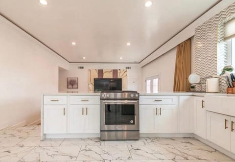 Stylish Retreat Private Room 2 Vacation rental in Compton