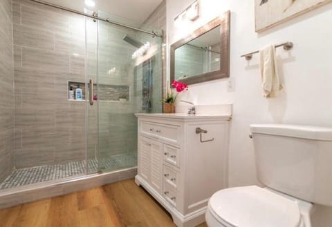 Stylish Retreat Private Room 2 Vacation rental in Compton