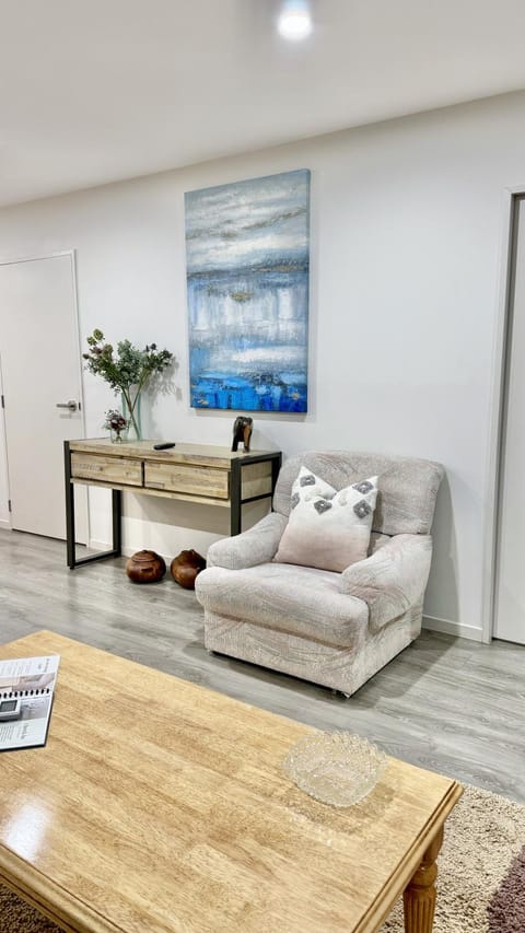 Lounge or bar, Decorative detail, Seating area
