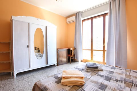 Bed, Photo of the whole room, Bedroom, wardrobe, air conditioner