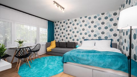 Bed, Photo of the whole room, Seating area