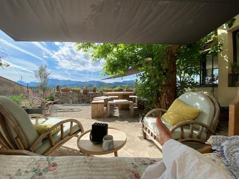 Patio, Day, Natural landscape, View (from property/room), Balcony/Terrace, Dining area, Mountain view