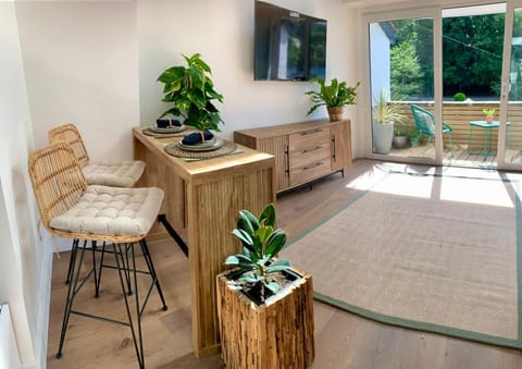 TV and multimedia, Dining area