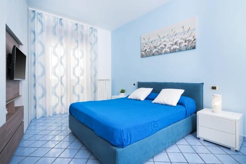 I Tre Delfini apartment in center-Sorrento Coast Apartment in Vico Equense