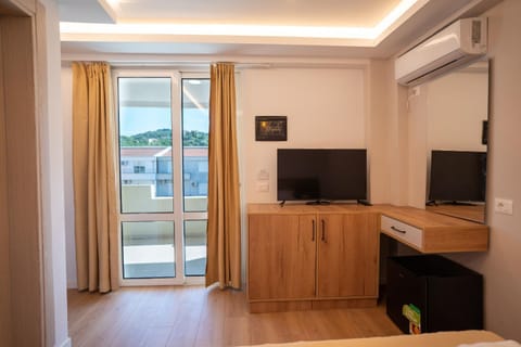 TV and multimedia, Evening entertainment, air conditioner