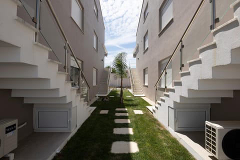 Property building, Day, Garden, Garden view