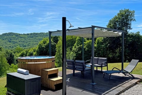 Patio, Patio, Hot Tub, Hot Tub, View (from property/room), Balcony/Terrace, Balcony/Terrace, Seating area, Mountain view, Inner courtyard view