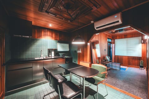 Kitchen or kitchenette, Living room, Seating area, kitchen, kitchen