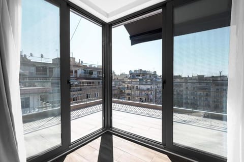 Balcony/Terrace, City view