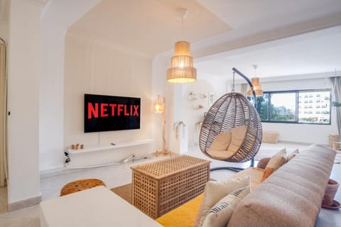 Communal lounge/ TV room, TV and multimedia, Living room, Photo of the whole room, Seating area, Evening entertainment, air conditioner
