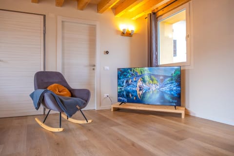 TV and multimedia, Living room, Seating area