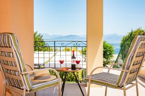 Mountain view, Sea view