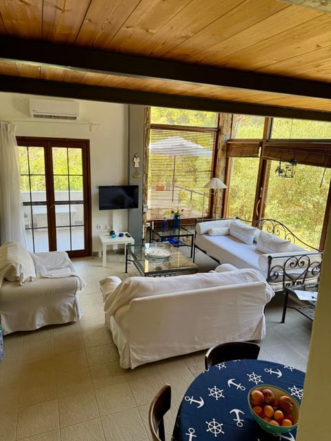 Sani Beach House 5 minute walk to the beach House in Halkidiki