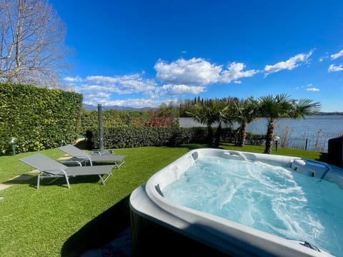 Spring, Day, Natural landscape, Garden, Hot Tub, Garden view, Pool view, Swimming pool, sunbed