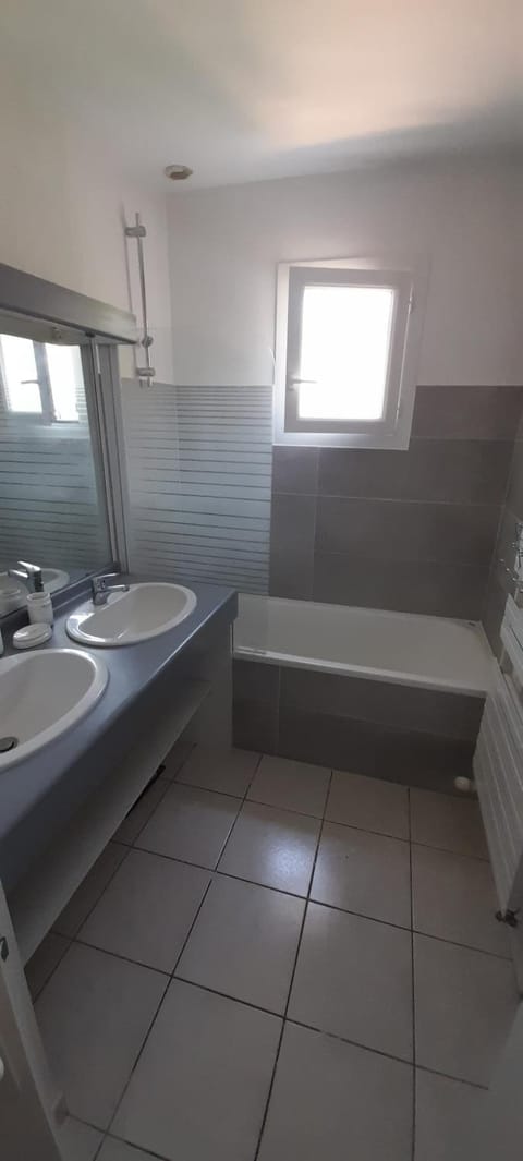 Charmante maison CHUFAC Futuroscope 15 min House in Poitiers