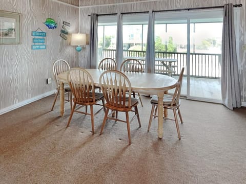 Blue Shamu House in Topsail Beach