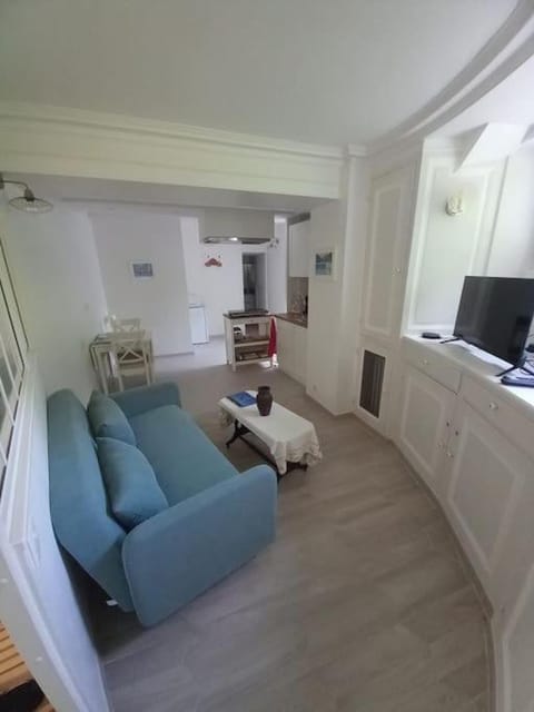 TV and multimedia, Seating area