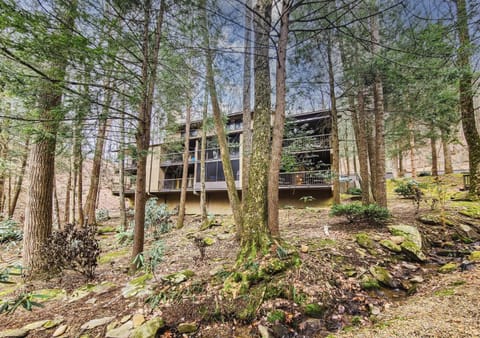 Obear Mountain is a Newly Updated Condo in Chalet Village of Gatlinburg! House in Gatlinburg