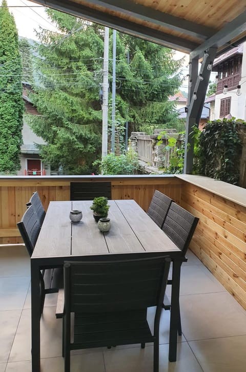 Balcony/Terrace, Garden view