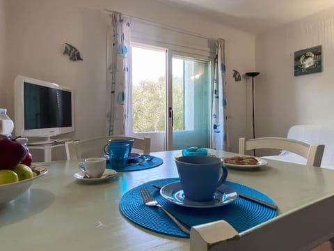 TV and multimedia, Coffee/tea facilities, Living room, Dining area