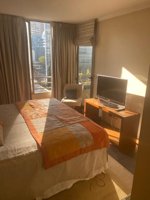 TV and multimedia, Photo of the whole room, Bedroom
