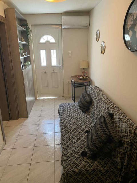 Bed, Living room, Photo of the whole room, Seating area, Bedroom, towels, wardrobe