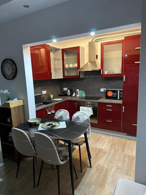 Kitchen or kitchenette, Dining area, stove, toaster